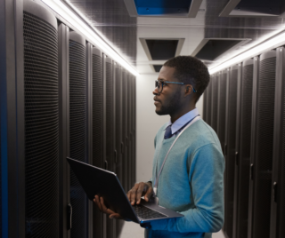 Dell PowerEdge servers deliver data center cooling and AI infrastructure for sustainable IT infrastructure solutions.