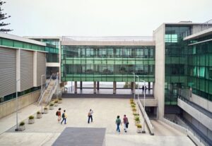 Explore campus network security & NGFW solutions. Learn campus network design & Fortinet campus design best practices for IT.