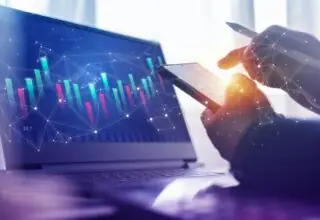 HPE GreenLake Flex rethinks CapEx with flexible IT spending, improving IT financial management and hybrid cloud cost control.